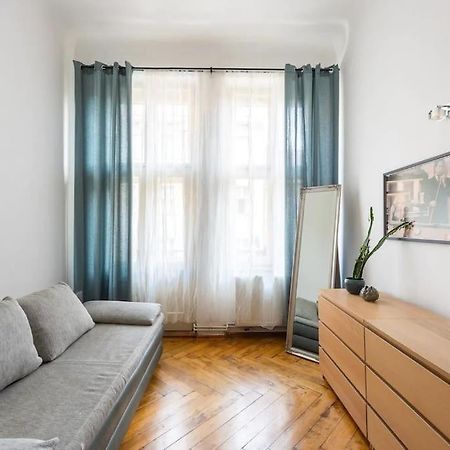 Spacious Apartment With Balcony At Wenceslas Sq Praha Exteriér fotografie