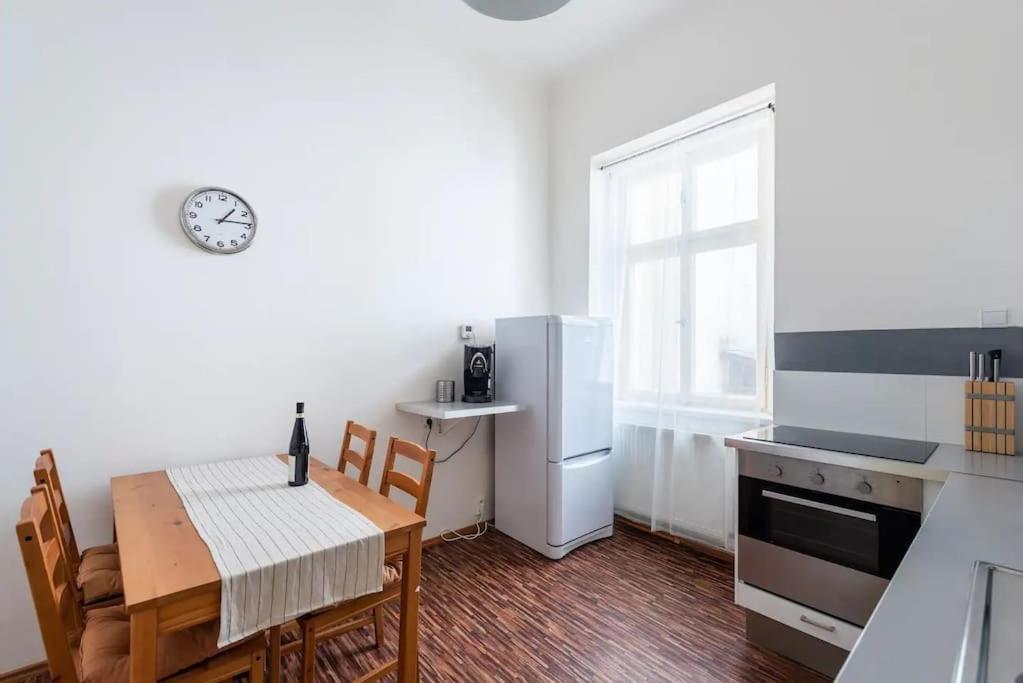 Spacious Apartment With Balcony At Wenceslas Sq Praha Exteriér fotografie