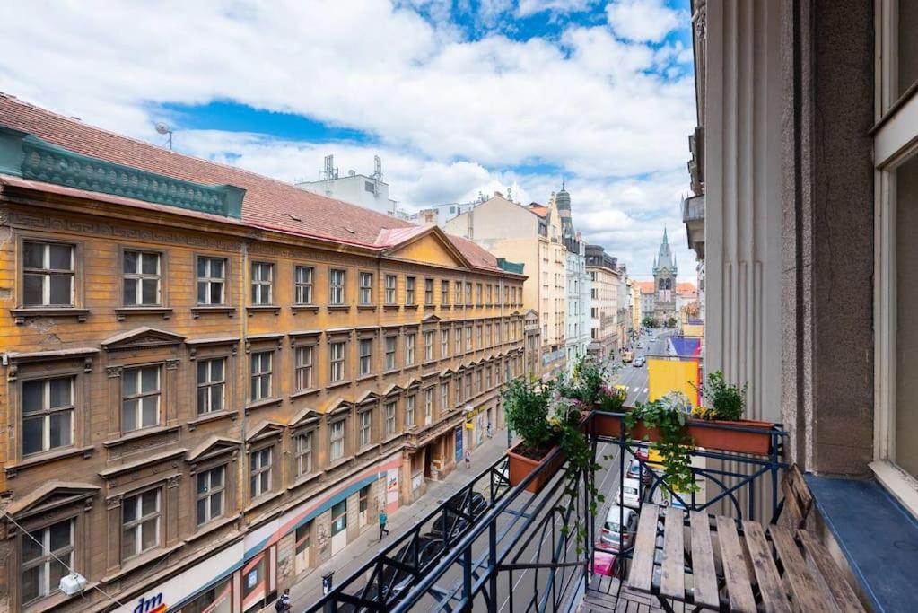 Spacious Apartment With Balcony At Wenceslas Sq Praha Exteriér fotografie