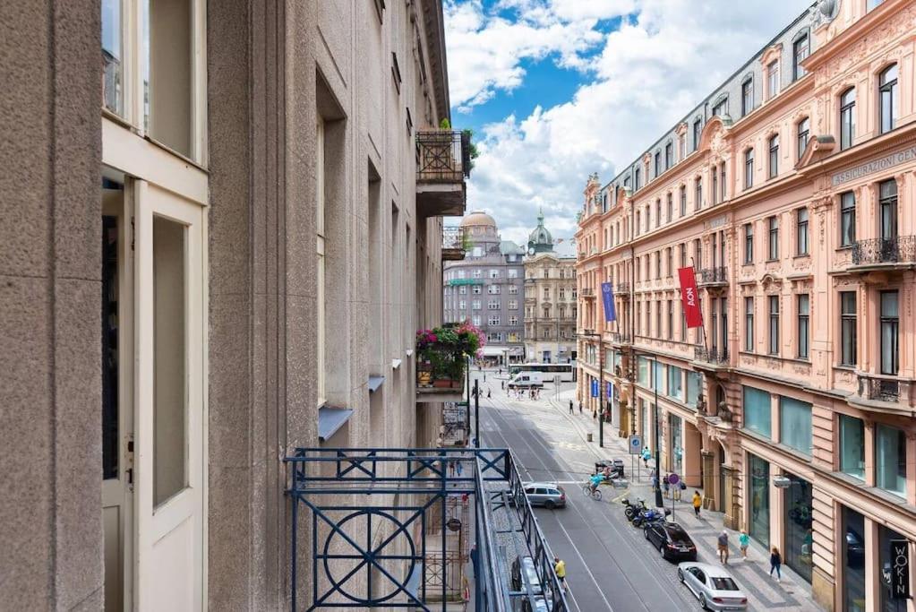 Spacious Apartment With Balcony At Wenceslas Sq Praha Exteriér fotografie